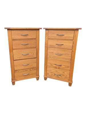 Lot 820 - MODERN PAIR OF SOLID OAK PEDESTAL CHEST OF DRAWERS