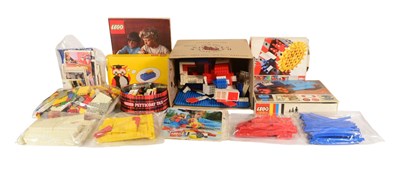 Lot 573 - LEGO - COLLECTION OF VINTAGE LEGO