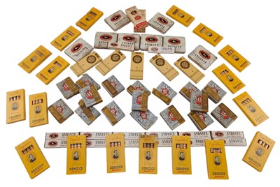 Lot 99 - TOBACCIANA & CIGARS - COLLECTION OF VINTAGE CIGARILLOS AND CIGARS