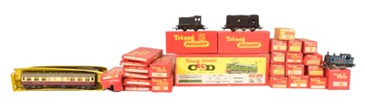 Lot 213 - MODEL RAILWAY - VINTAGE TRIANG OO GAUGE