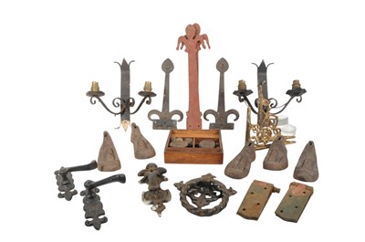 Lot 280 - 20TH CENTURY VINTAGE METAL HOUSEHOLD COLLECTABLE ITEMS