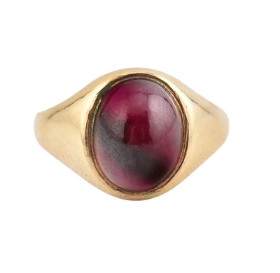 Lot 266 - 9CT GOLD SYTHETIC RUBY CABOCHON RING