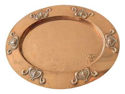 Lot 291 - NEWLYN STYLE EARLY 20TH CENTURY ART NOUVEAU COPPER PLATE / CHARGER