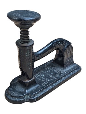 Lot 297 - 19TH CENTURY VICTORIAN CAST IRON STAPLE PRESS
