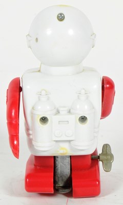 Lot 511 - TINPLATE TOYS - VINTAGE JAPANESE DAIYA ASTRO CAPTAIN ROBOT