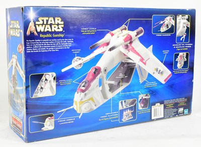 Lot 125 - STAR WARS - 2002 HASBRO AOTC REPUBLIC GUNSHIP
