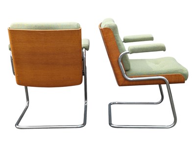 Lot 858 - GORDON RUSSELL - GIROFLEX - SIX VINTAGE CANTILEVER OFFICE CHAIRS
