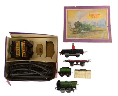 Lot 103 - MODEL RAILWAY - COLLECTION OF OO GAUGE COACHES & HORNBY O GAUGE