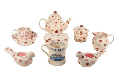 Lot 102 - EMMA BRIDGEWATER, ENGLAND - COLLECTION OF MODERN PINK LOVE HEARTS CERAMICS