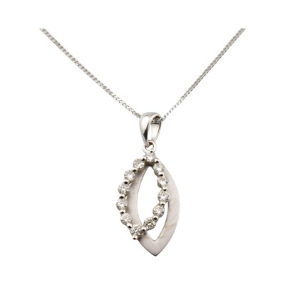 Lot 358 - WHITE GOLD & DIAMOND PENDANT NECKLACE