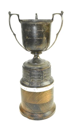 Lot 11 - 20TH CENTURY GEORGE V HALLMARKED SILVER TROPHY CUP ON PLINTH