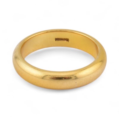 Lot 295 - 22CT GOLD BAND RING