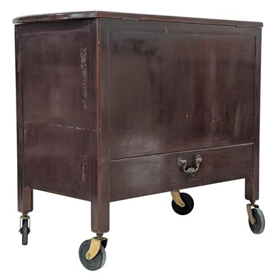 Lot 286 - VINTAGE 1960S MAHOGANY COCKTAIL CABINET / BAR