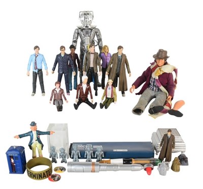 Lot 121 - DR WHO - COLLECTION OF VINTAGE FIGURES & MEMORABILIA