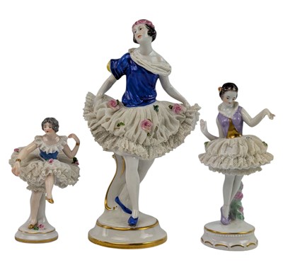 Lot 145 - THREE GERMAN EARLY 20TH CENTURY LACE PORCELAIN BALLERINAS FIGURINES