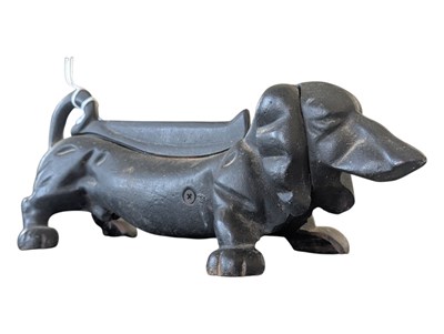 Lot 318 - 20TH CENTURY CAST IRON DACHSHUND DOG BOOT SCRAPE