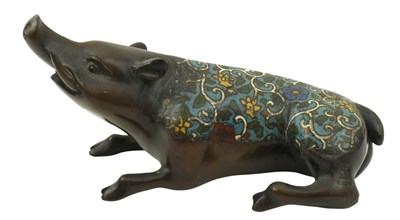 Lot 17 - EARLY 20TH CENTURY JAPANESE CLOISONNE BOAR 20世纪日本铜胎珐琅猪