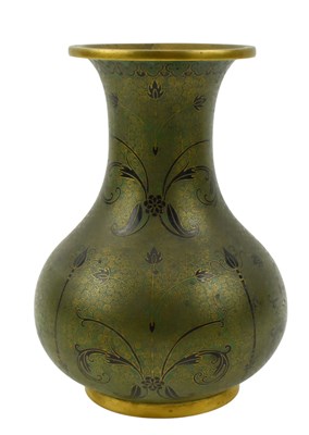 Lot 123 - 20TH CENTURY CHINESE BRONZE GROUND CLOISONNE VASE 20世纪铜胎掐丝珐琅瓶
