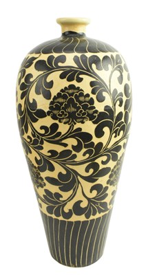 Lot 149 - LARGE CIZHOU BROWN GLAZED MEIPING VASE 磁州褐釉梅瓶