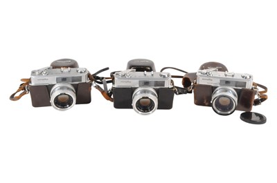 Lot 334 - THREE VINTAGE MID CENTURY MINOLTA HI-MATIC RANGEFINDERS