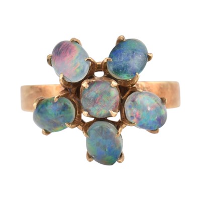 Lot 245 - 14CT GOLD & OPAL TRIPLET CLUSTER RING