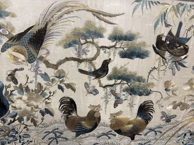 Lot 100 - 18/19TH CENTURY CHINESE EMBROIDERY WALL HANGING 清 花鸟图手绣