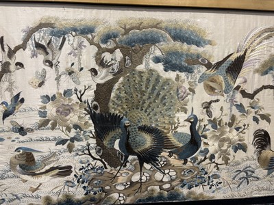 Lot 100 - 18/19TH CENTURY CHINESE EMBROIDERY WALL HANGING 清 花鸟图手绣