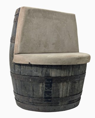 Lot 235 - BREWERIANA - VINTAGE BEER BARREL CONVERTED TO PUB SET