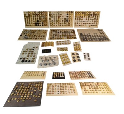 Lot 160 - LARGE COLLECTION OF MILITARY UNIFORM BUTTONS