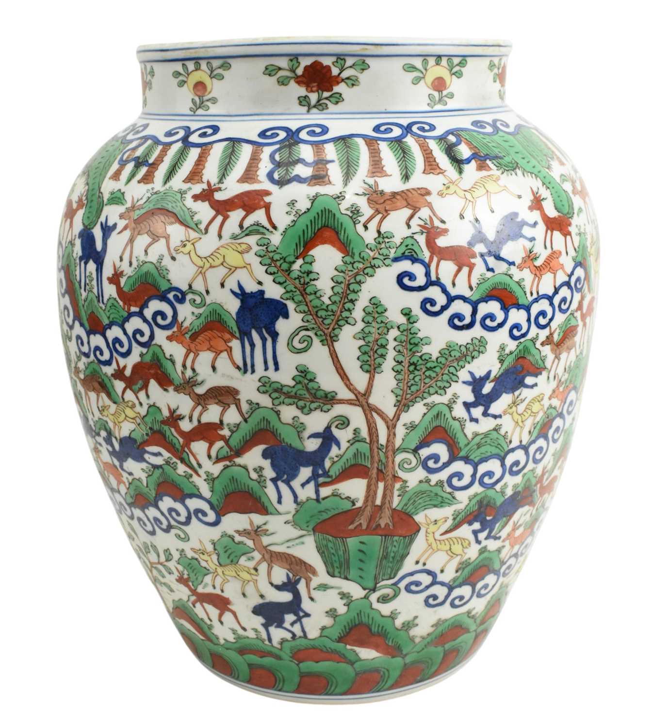 Lot 60 - 19TH CENTURY CHINESE WUCAI FAMILLE VERTE 'HUNDRED DEER' JAR 五彩百鹿罐