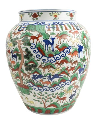 Lot 60 - 19TH CENTURY CHINESE WUCAI FAMILLE VERTE 'HUNDRED DEER' JAR 五彩百鹿罐