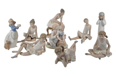 Lot 105 - LLADRO - COLLECTION OF LATE 20TH CENTURY BALLERINA AND OTHER FIGURES
