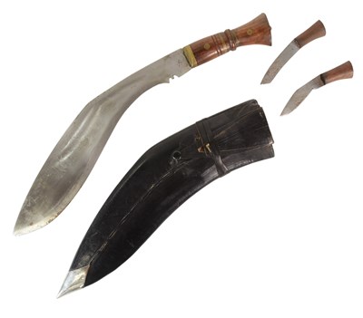 Lot 339 - VINTAGE NEPALESE KUKRI KNIFE DAGGER