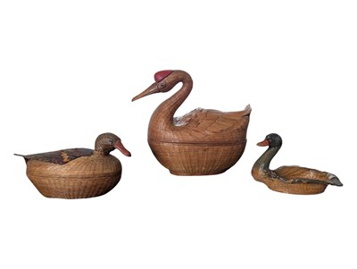 Lot 345 - THREE 1970S VINTAGE SHANGHAI HANDICRAFT WICKER DUCK BASKETS