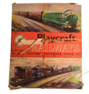 Lot 406 - MODEL RAILWAY - VINTAGE PLAYCRAFT OO GAUGE TRAIN SET