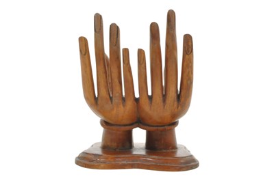 Lot 371 - LATE 20TH CENTURY WOODEN INDIAN JEWELLERY / RING HOLDER