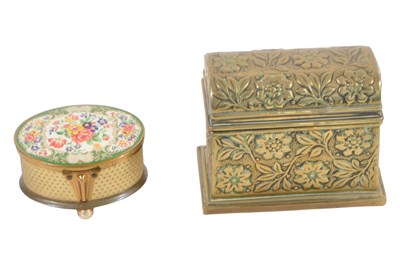 Lot 380 - 1940S VINTAGE GILT METAL OVAL LIDDED POT AND A BRASS LETTER BOX