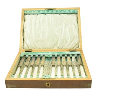 Lot 143 - CASED VICTORIAN HALLMARKED SILVER & MOP HANDLED KNIVES SET & METAL PHEASANT