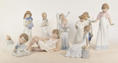 Lot 147 - LARGE COLLECTION OF 20TH CENTURY NAO LLADRO FIGURES