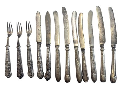 Lot 115 - ASSORTMENT OF HALLMARKED SILVER HANDLED FLATWARE