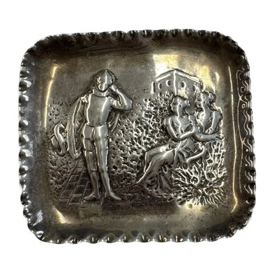 Lot 141 - GEORGIAN HALLMARKED SILVER REPOUSSE TRINKET DISH