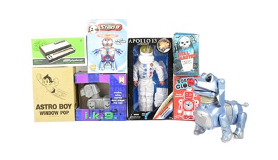 Lot 683 - RETRO TOYS - COLLECTION OF CONTEMPORARY ROBOTS AND FIGURES