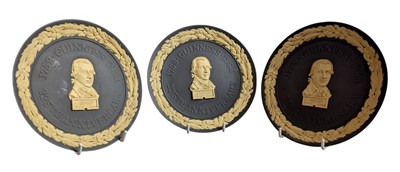 Lot 134 - GUINNESS INTEREST. THREE COMMEMORATIVE 1984 ANNIVERSARY JASPERWARE PLATES BY WEDGWOOD