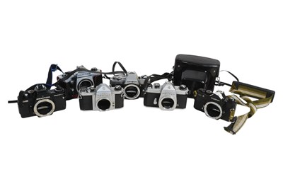 Lot 476 - COLLECTION OF VINTAGE 35MM SLR CAMERA BODIES