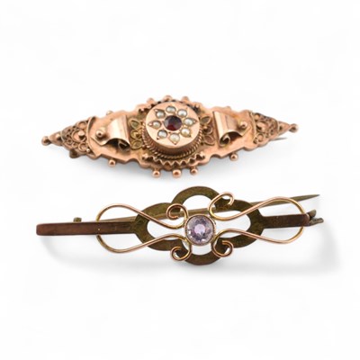 Lot 398 - HALLMARKED 9CT GOLD PEARL & RED STONE BROOCH WITH ANOTHER