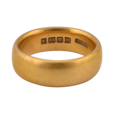 Lot 95 - HALLMARKED 22CT GOLD BAND RING