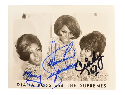 Lot 63 - MUSIC - DIANA ROSS & THE SUPREMES - AUTOGRAPHED PHOTO