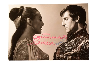 Lot 109 - MUSIC / DANCE - SUSANA Y JOSE - MULTI-SIGNED PROMO POSTCARD