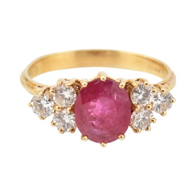 Lot 148 - HALLMARKED 18CT GOLD RUBY & DIAMOND RING