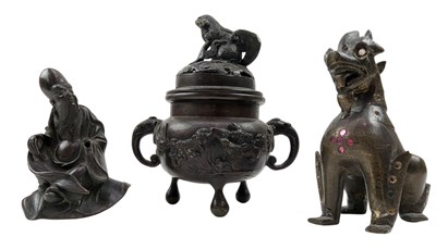 Lot 170 - 19TH/20TH CENTURY CHINESE / JAPANESE BRONZE & WOODEN CARVING ITEMS